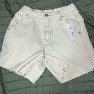 *BRAND NEW*CREAM CARPENTER PACSUN SHORTS